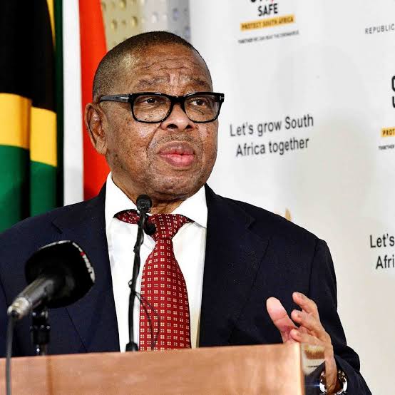 Nzimande to place Unisa under administration